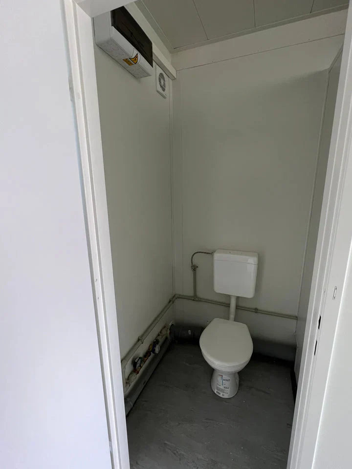 Module sanitaire 6x2,44 m avec 5 toilettes