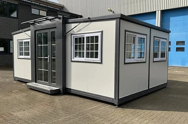 Maison conteneur miniature du Groenland – 25 m² (6 × 4 m)