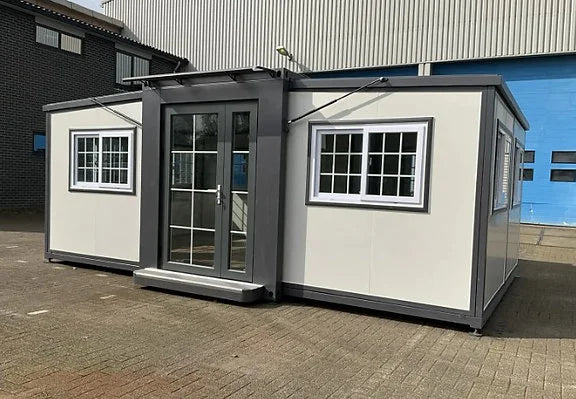 Maison conteneur miniature du Groenland – 25 m² (6 × 4 m)